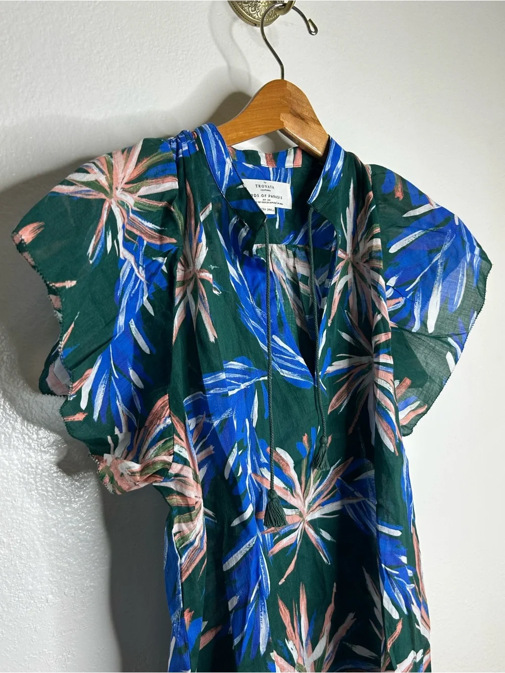 NWT Trovata Birds of Paradis Cotton Ramie Short Sleeve Lightweight Blouse Top
